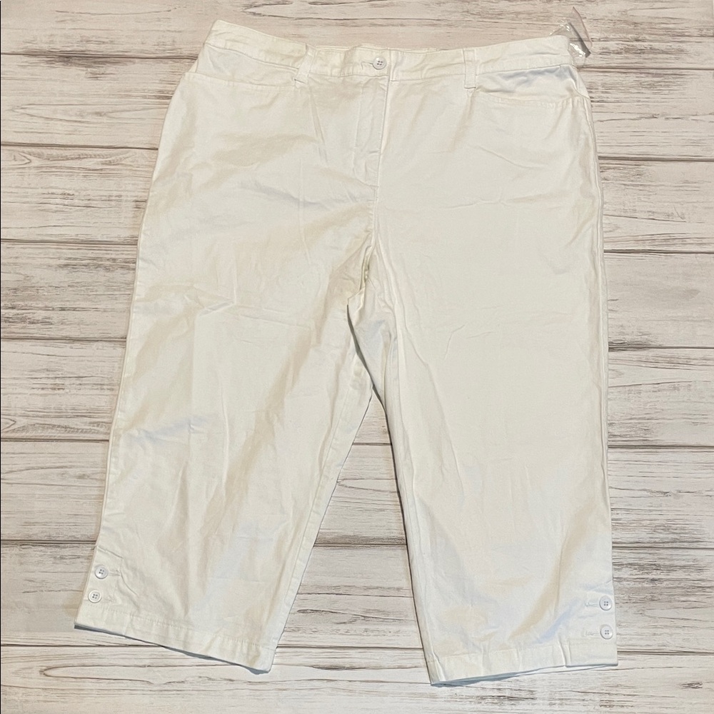 Karen Scott has White Cropped Pants with Button Detail